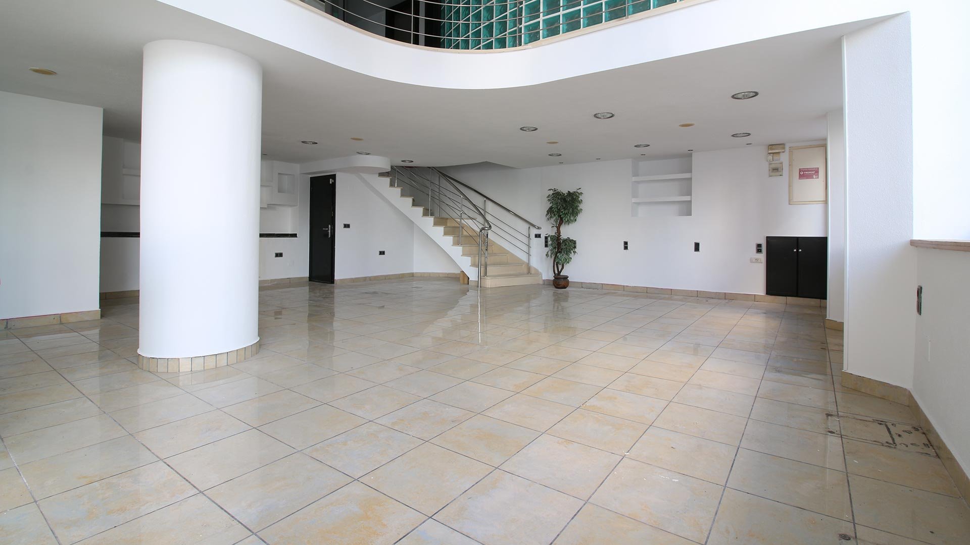 Propiedad comercial en Torrevieja, Alicante, España 220 m2 No. 101528