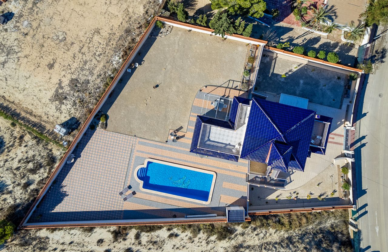 Villa en Almoradí, Alicante, España 4 dormitorios, 380 m2 No. 91738