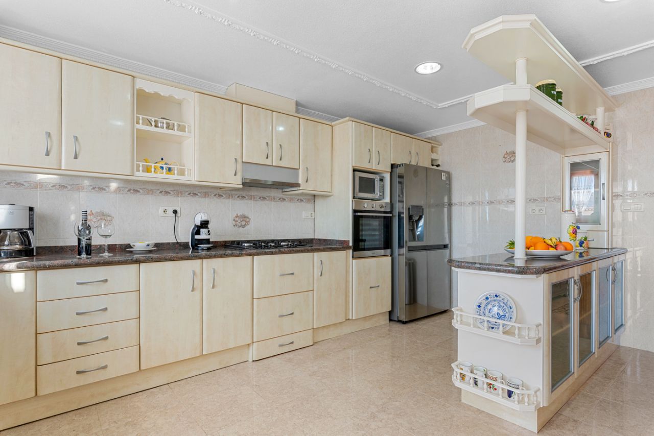 Villa en Almoradí, Alicante, España 4 dormitorios, 380 m2 No. 91738