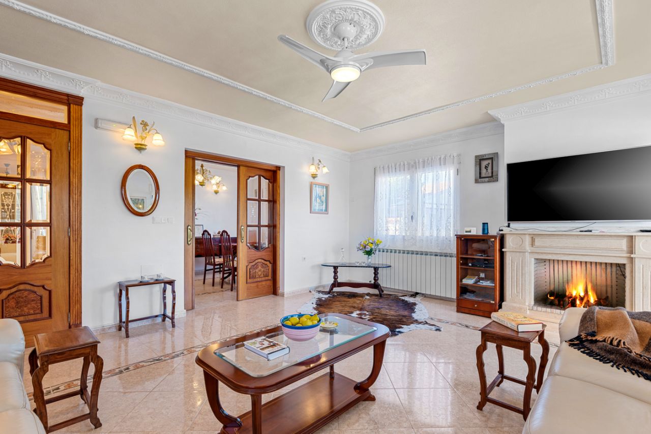 Villa en Almoradí, Alicante, España 4 dormitorios, 380 m2 No. 91738