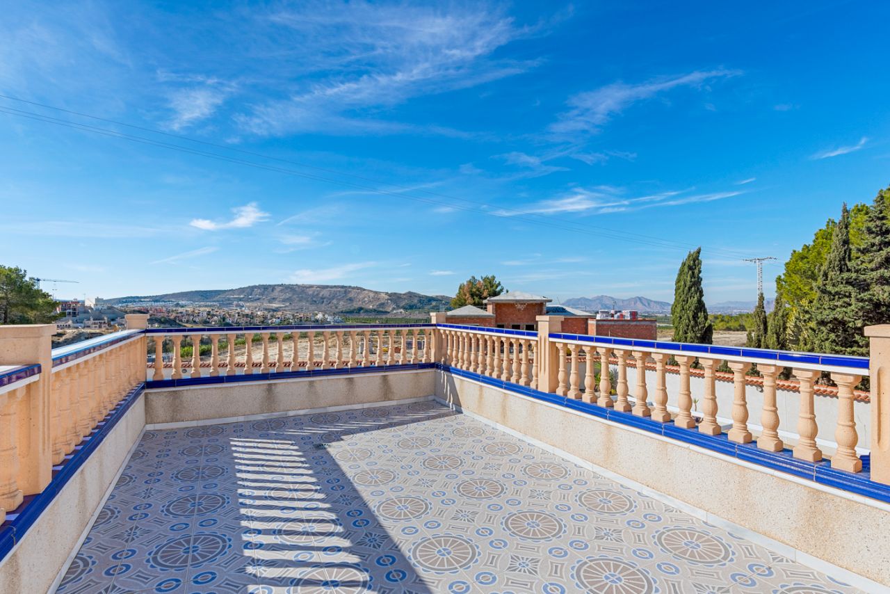 Villa en Almoradí, Alicante, España 4 dormitorios, 380 m2 No. 91738