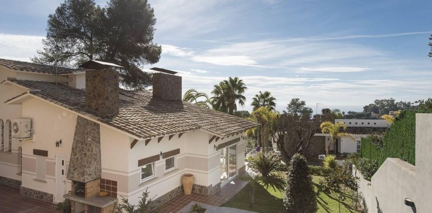 Māja Blanes, Girona, Spānijā 4 istabas, 300 m2 Nr. 22494