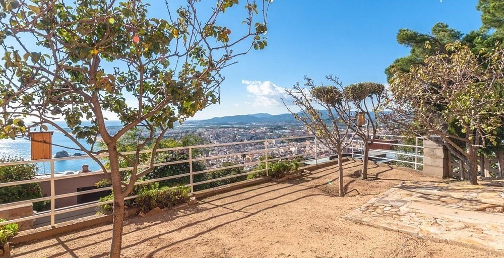 Hus i Blanes, Girona, Spanien 4 sovrum, 150 kvm. Nr. 22493