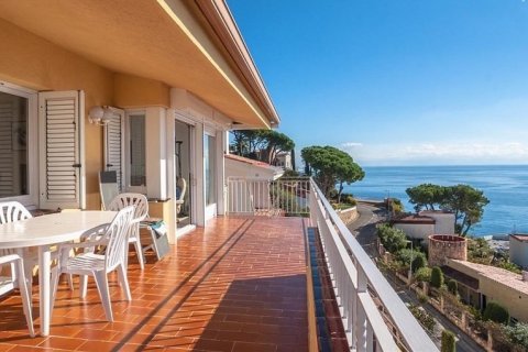 House for sale Blanes, Girona, Spain 4 bedrooms, 150 sq.m. No. 22493 - photo 13