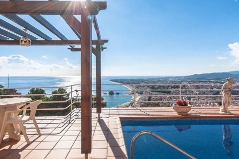 House for sale Blanes, Girona, Spain 4 bedrooms, 150 sq.m. No. 22493 - photo 2