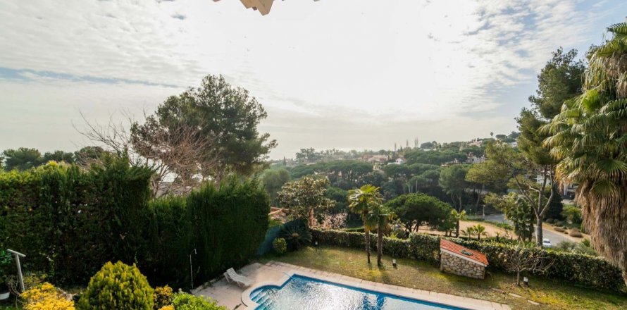 Talo Blanes, Girona, Espanja 5 makuuhuonetta, 268 m2 No. 22793