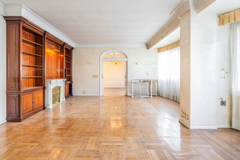 Appartamento in vendita Madrid, Spagna 5 camere da letto, 304 mq. N° 107786 - foto 2