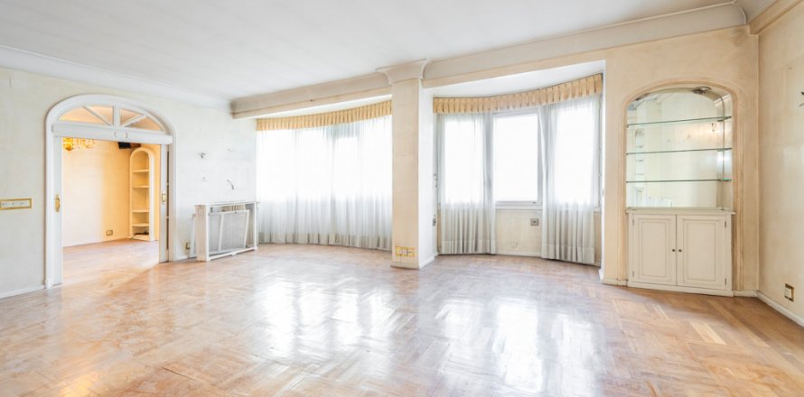 Appartamento Madrid, Spagna 5 camere da letto, 304 mq. N° 107786