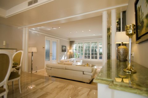 House for sale Castelldefels, Barcelona, Spain 4 bedrooms, 600 sq.m. No. 22838 - photo 22