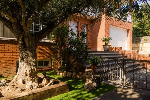 House for sale Castelldefels, Barcelona, Spain 4 bedrooms, 600 sq.m. No. 22838 - photo 3