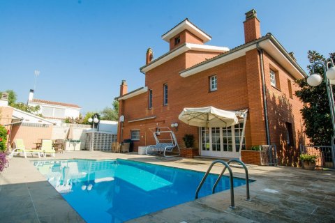 House for sale Castelldefels, Barcelona, Spain 4 bedrooms, 600 sq.m. No. 22838 - photo 4