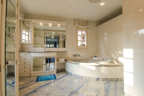 House for sale Castelldefels, Barcelona, Spain 4 bedrooms, 600 sq.m. No. 22838 - photo 17