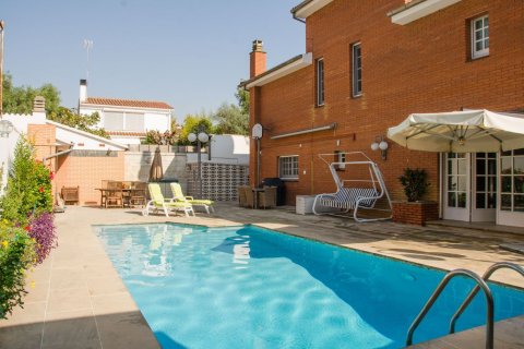 House for sale Castelldefels, Barcelona, Spain 4 bedrooms, 600 sq.m. No. 22838 - photo 29
