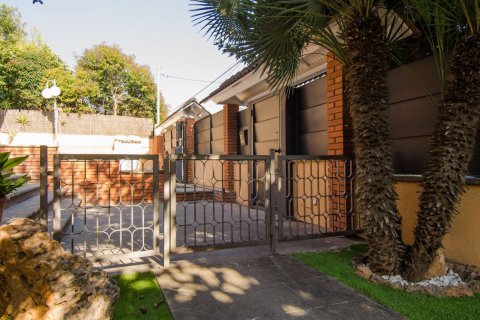 House for sale Castelldefels, Barcelona, Spain 4 bedrooms, 600 sq.m. No. 22838 - photo 2