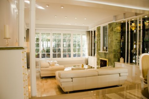 House for sale Castelldefels, Barcelona, Spain 4 bedrooms, 600 sq.m. No. 22838 - photo 25