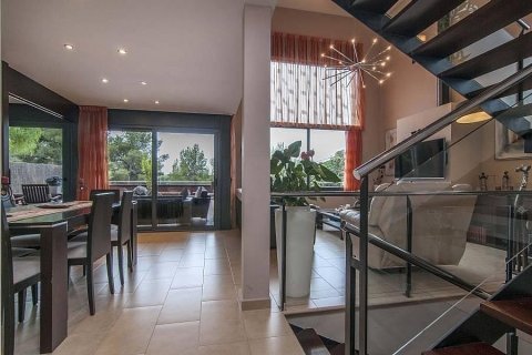 House for sale Castelldefels, Barcelona, Spain 4 bedrooms, 368 sq.m. No. 22995 - photo 2