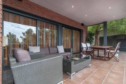House for sale Castelldefels, Barcelona, Spain 4 bedrooms, 368 sq.m. No. 22995 - photo 20