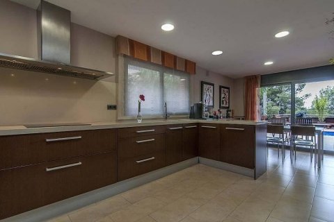 House for sale Castelldefels, Barcelona, Spain 4 bedrooms, 368 sq.m. No. 22995 - photo 9
