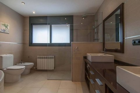 House for sale Castelldefels, Barcelona, Spain 4 bedrooms, 368 sq.m. No. 22995 - photo 16