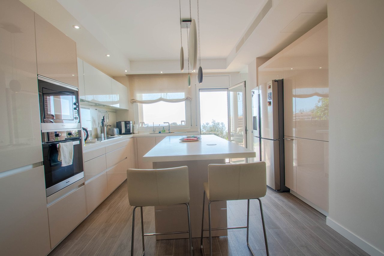 Talo Castelldefels, Barcelona, Espanja 4 makuuhuonetta, 312 m2 No. 22993