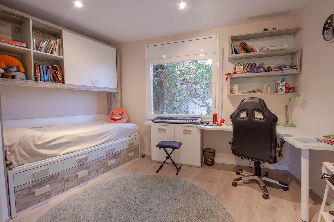 Talo Castelldefels, Barcelona, Espanja 4 makuuhuonetta, 312 m2 No. 22993