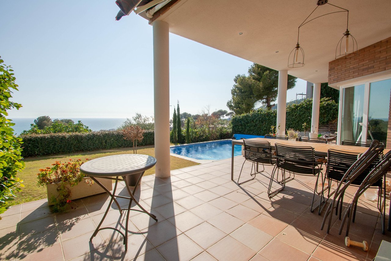Talo Castelldefels, Barcelona, Espanja 4 makuuhuonetta, 312 m2 No. 22993
