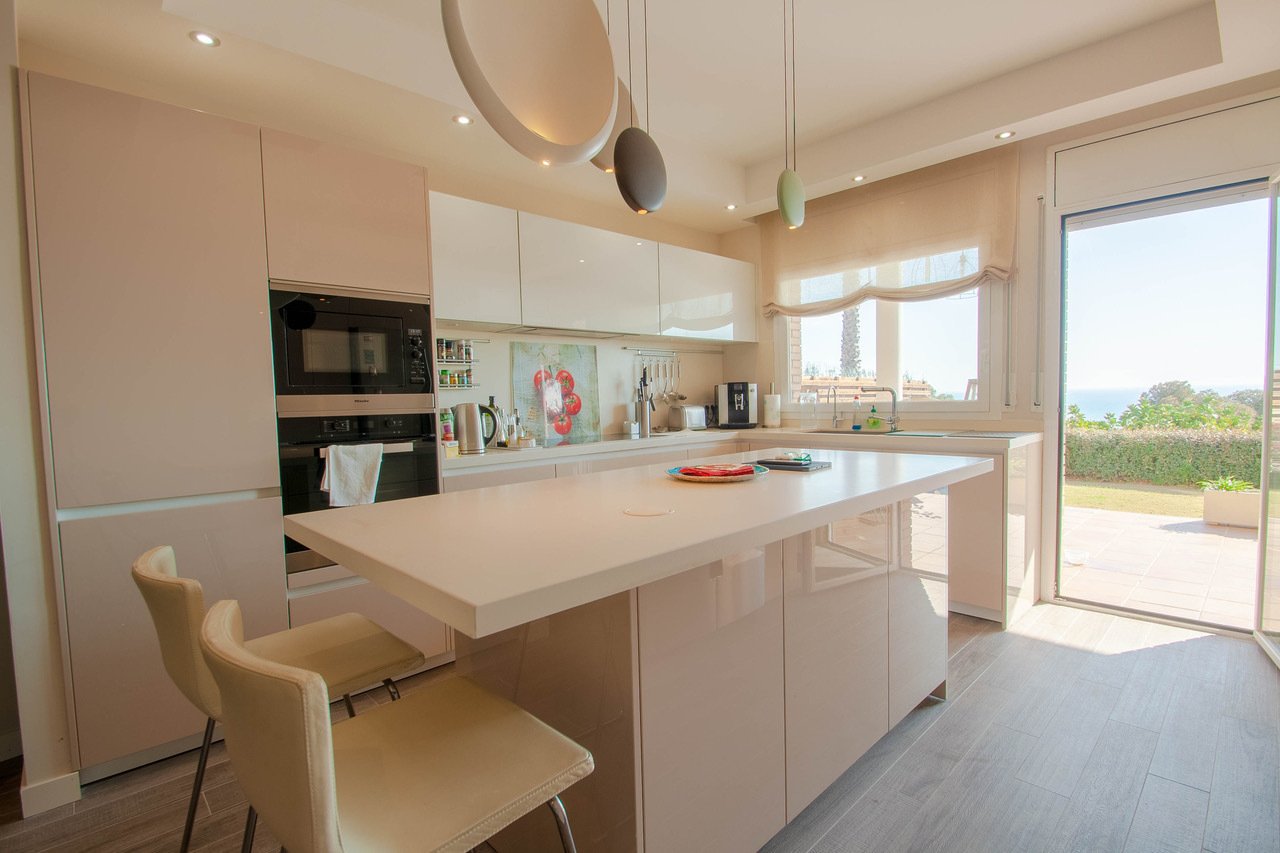Talo Castelldefels, Barcelona, Espanja 4 makuuhuonetta, 312 m2 No. 22993