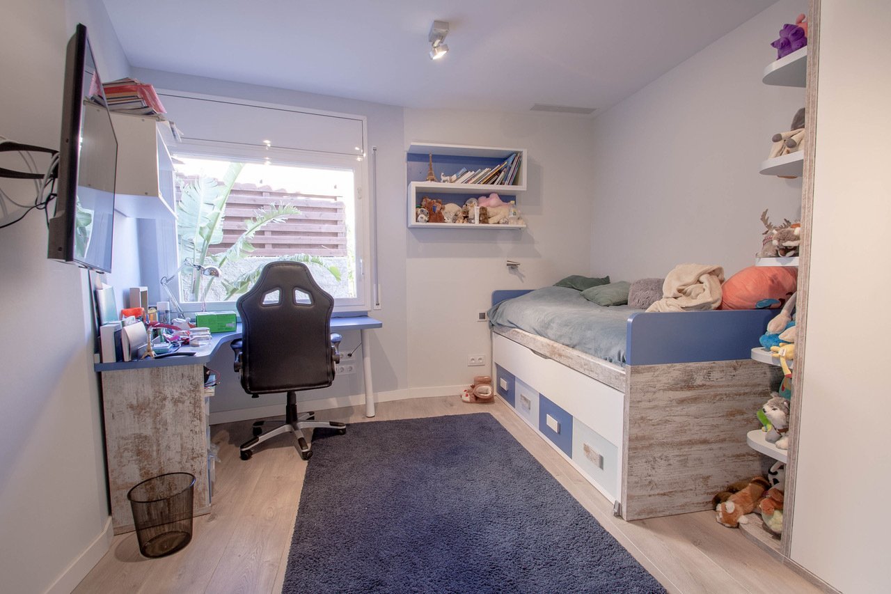 Talo Castelldefels, Barcelona, Espanja 4 makuuhuonetta, 312 m2 No. 22993