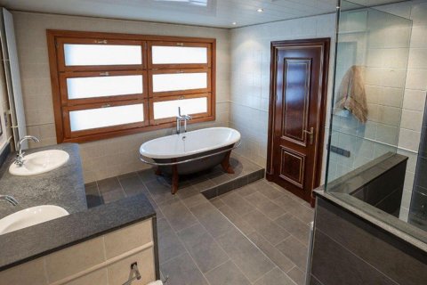 House for sale Canyelles, Girona, Spain 6 bedrooms, 757 sq.m. No. 21589 - photo 30