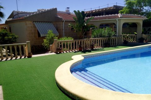 Villa for sale Torrevieja, Alicante, Spain 3 bedrooms, 180 sq.m. No. 84889 - photo 2