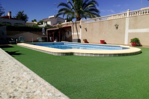 Villa for sale Torrevieja, Alicante, Spain 3 bedrooms, 180 sq.m. No. 84889 - photo 3