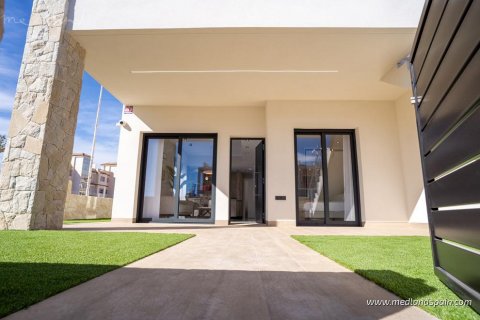 Huoneisto myytävänä Pilar de la Horadada, Alicante, Espanja, 3 makuuhuonetta, 83 m2 No. 108831 - kuva 1
