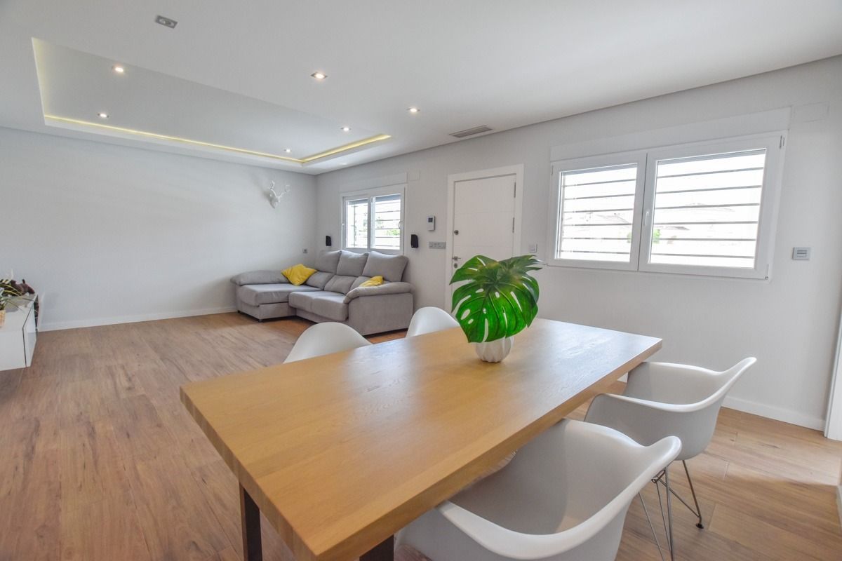 Hus i Santa Pola, Alicante, Spanien 4 sovrum, 365 kvm. Nr. 95649