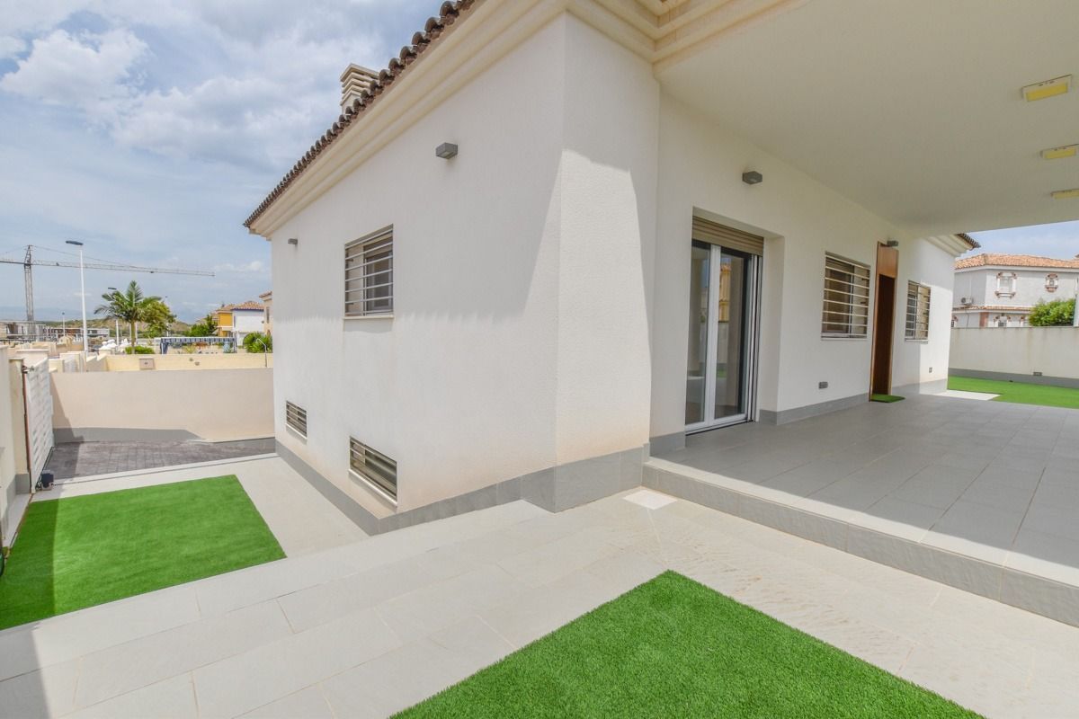 Hus i Santa Pola, Alicante, Spanien 4 sovrum, 365 kvm. Nr. 95649