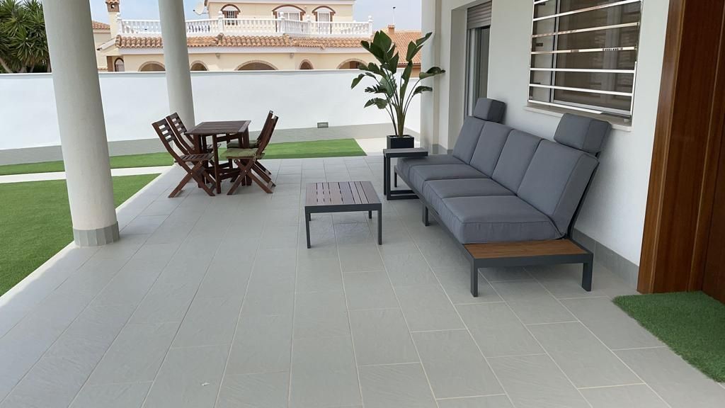 Hus i Santa Pola, Alicante, Spanien 4 sovrum, 365 kvm. Nr. 95649