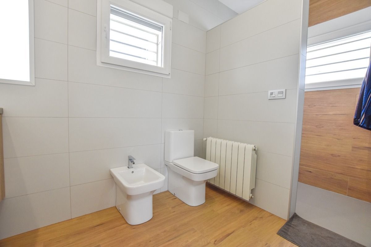 Hus i Santa Pola, Alicante, Spanien 4 sovrum, 365 kvm. Nr. 95649