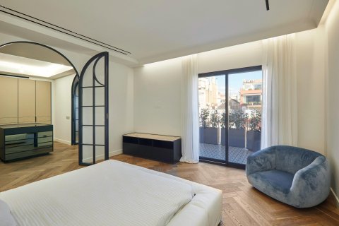 Apartment for sale Barcelona, Spain 3 bedrooms, 250 sq.m. No. 102453 - photo 12
