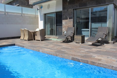 Villa for sale Alicante, Spain 4 bedrooms, 157 sq.m. No. 117744 - photo 2