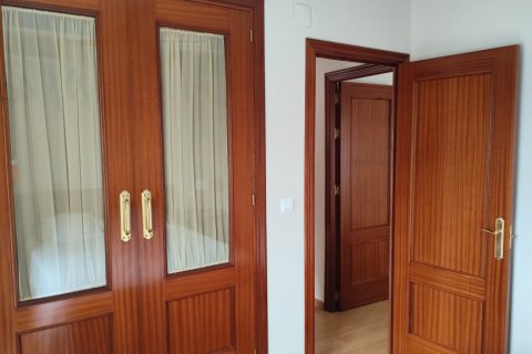 Аренда квартиры Севилья, Испания 3 спальни, 85м2 №116437 - фото 9