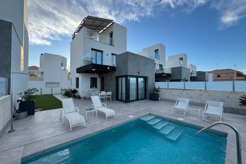 Villa till salu Los Balcones, Alicante, Spanien 3 sovrum, 90 kvm. Nr. 116216 - foto 1