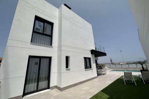 Villa till salu Los Balcones, Alicante, Spanien 3 sovrum, 90 kvm. Nr. 116216 - foto 2
