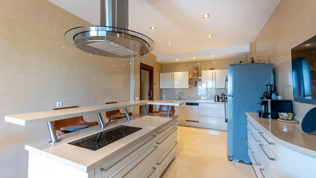 Villa en Cala Fornells, Mallorca, España 6 dormitorios, 522 m2 No. 84042