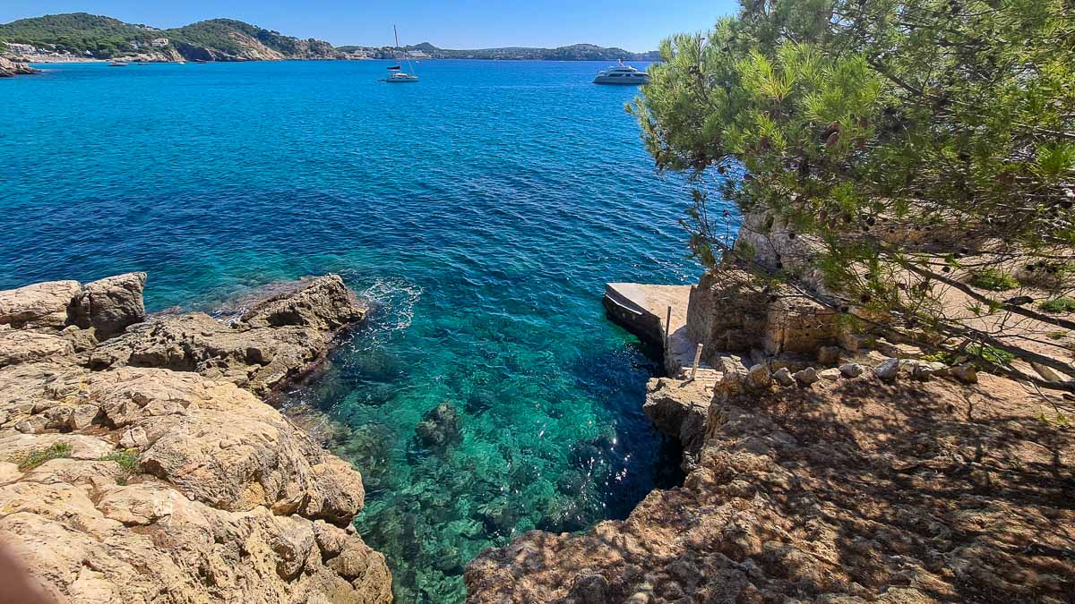 Villa en Cala Fornells, Mallorca, España 6 dormitorios, 522 m2 No. 84042