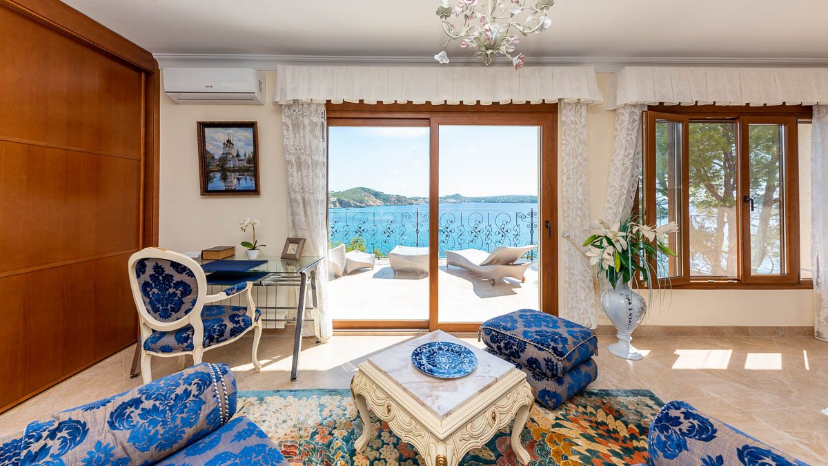 Villa en Cala Fornells, Mallorca, España 6 dormitorios, 522 m2 No. 84042