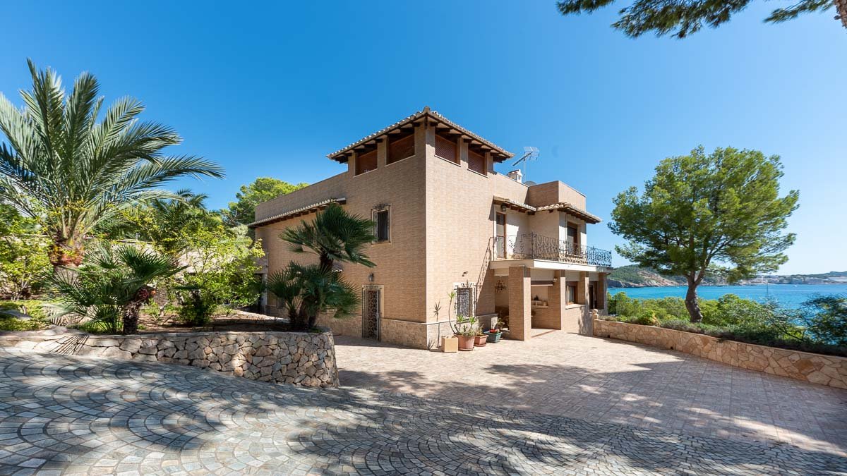 Villa en Cala Fornells, Mallorca, España 6 dormitorios, 522 m2 No. 84042