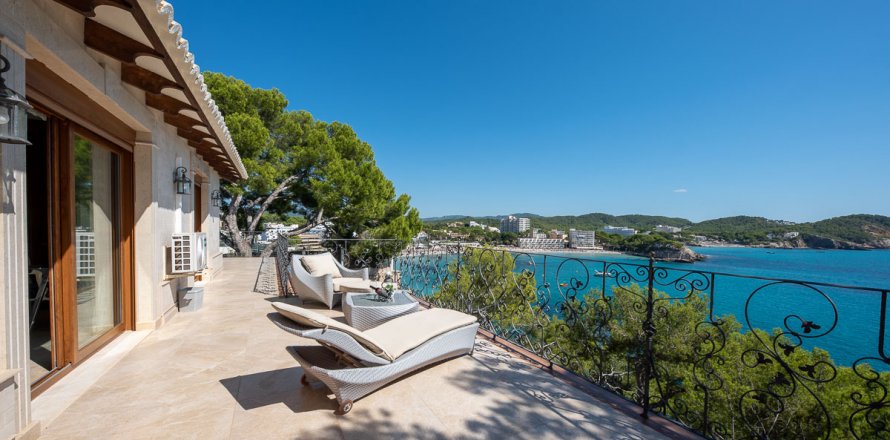 Villa in Cala Fornells, Mallorca, Spain 6 bedrooms, 522 sq.m. No. 84042