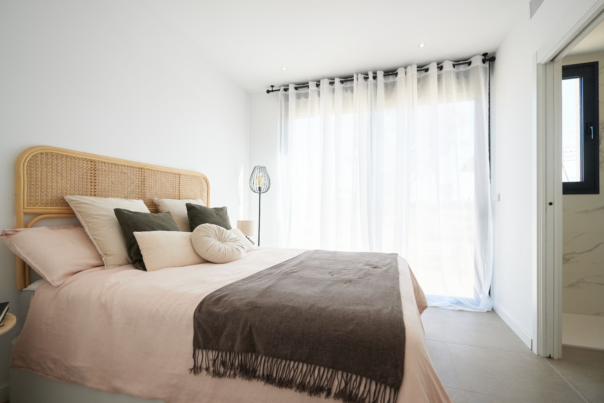 Talo Alicante, Espanja 4 makuuhuonetta, 251 m2 No. 95344