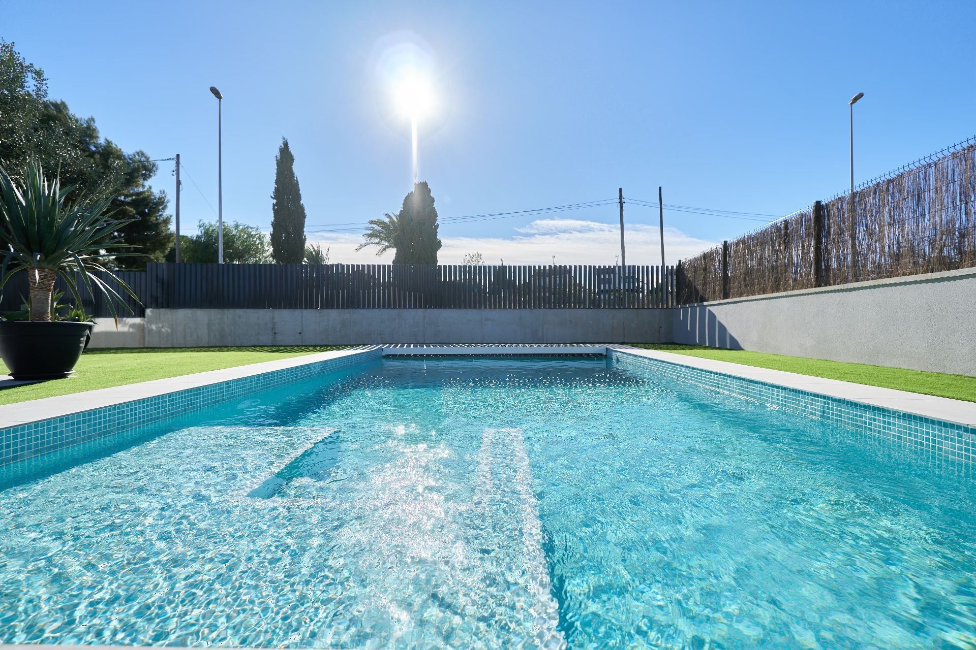 Talo Alicante, Espanja 4 makuuhuonetta, 251 m2 No. 95344