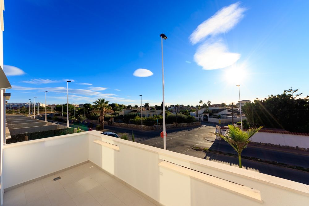 House à Orihuela, Alicante, Espagne 3 chambres, 84 m2 No. 95346
