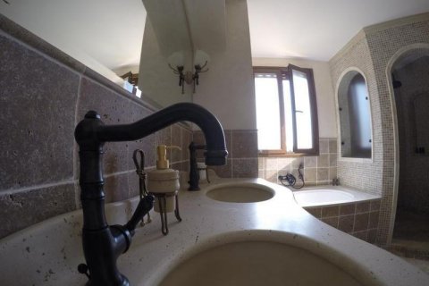 House for sale Empuriabrava, Girona, Spain 7 bedrooms, 546 sq.m. No. 22841 - photo 12
